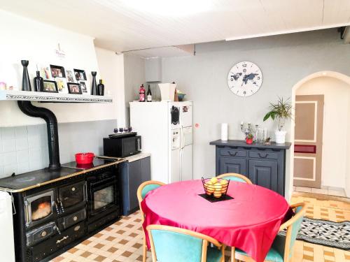 La Maison du Bonheur maison de campagne 17 personnes avec jacuzzi