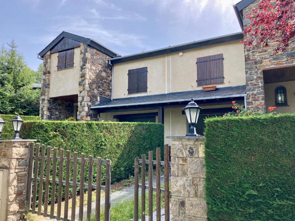 Maison de vacances La Maison du Canigou Rue Emmanuel Brousse 66340 Osséja