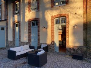La Maison Du Cavalier, Chateau de lAvenue