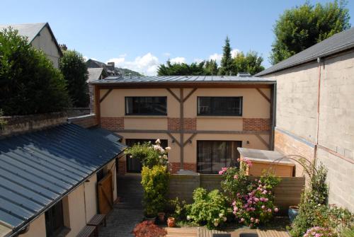 La maison du fond