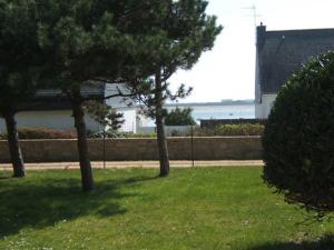 La Maison du Phare, maison à Riantec, bord de mer, jardin
