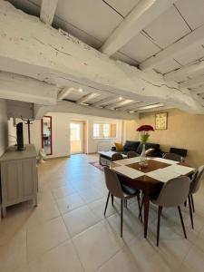 La Maison du Puy à Chaintré pour 4 personnes