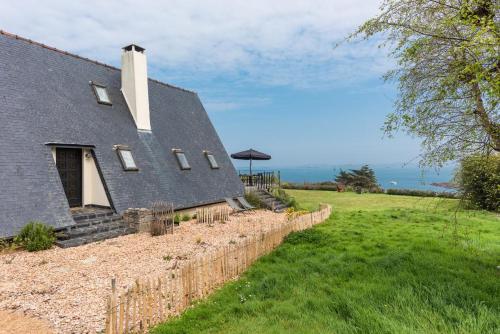 La Maison en A, face à l'île de Bréhat