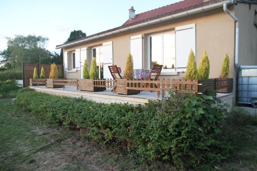 La Maison et son jardin sur le Canal de Bourgogne
