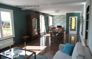 Maison de vacances La Maison et son jardin sur le Canal de Bourgogne 10 Rue du Port 89390 Ravières Bourgogne