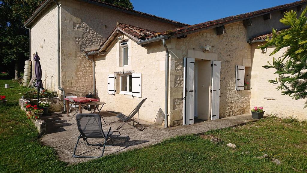 Maison de vacances La maisonnette Mimosa La Petite Barrière 17500 Ozillac