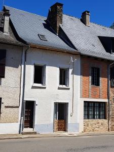 Maison de vacances La mémée du Saillant rue de la Vèzére, le Saillant 671 19130 Voutezac Limousin