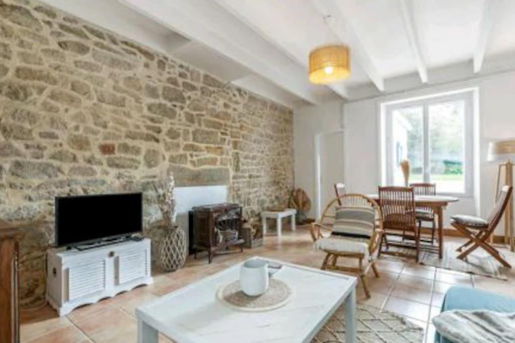 Maison de vacances La Minahoüette-Maison de pêcheur avec jardin Grande Rue 56570 Locmiquélic