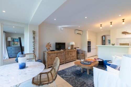LA PAUSA, Maison de ville avec Jardin centre de SAINT TROPEZ