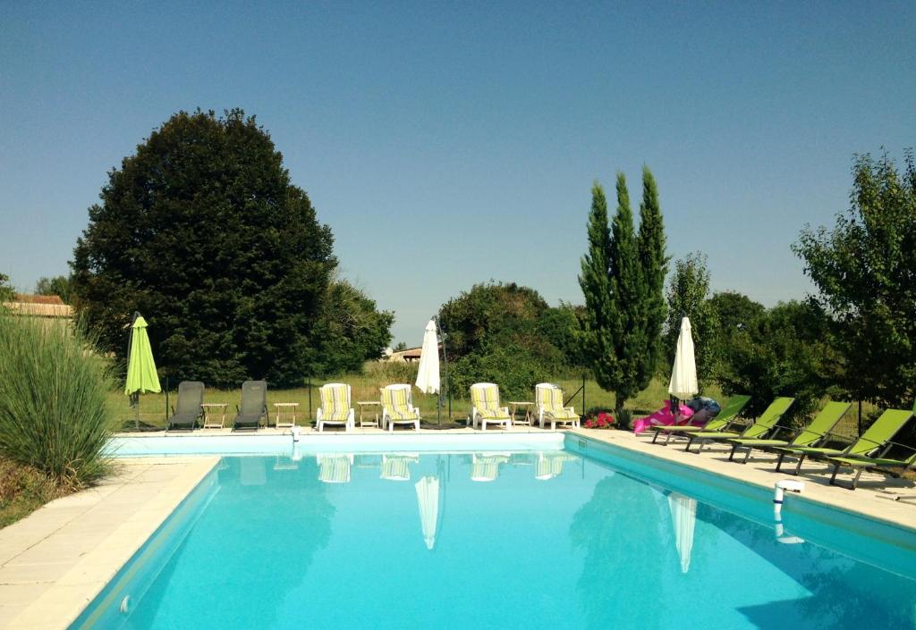 Maison de vacances La Petite Grange 23 Rue De La Peroutiere 17240 Lorignac