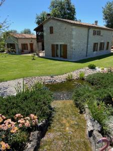 Maison de vacances La petite maison dans le Quercy 895, route du Tapon lieu dit perges 82240 Cayriech Midi-Pyrénées