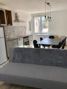 Maison de vacances LA PETITE MAISON DE TATATE 46 Avenue du Maréchal Foch 49160 Longué Pays de la Loire