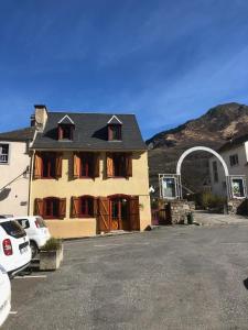 Maison de vacances La Petite Maison des Montagnes Place Saint-Clément 65120 Luz-Saint-Sauveur Midi-Pyrénées