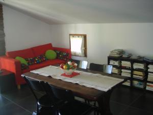 LA PETITE MAISON