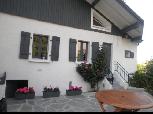 La Petite Maison Neuvecelle - Maison de village
