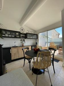 La petite terrasse près des Arènes