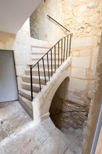 La Place - Maison sur une place typique