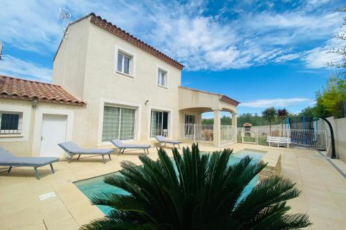 La Provencale - Confort et bien être avec Piscine et balneo