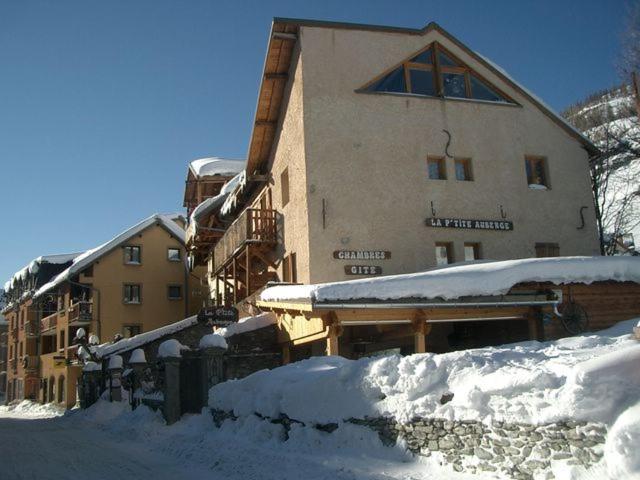 Maison de vacances la ptite auberge la lauzette 05470 Aiguilles