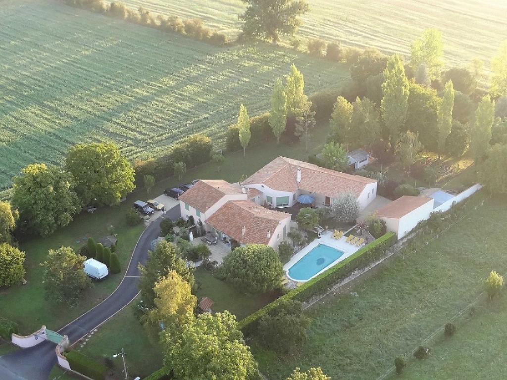 La roulotte de La Motte 83920 La Motte
