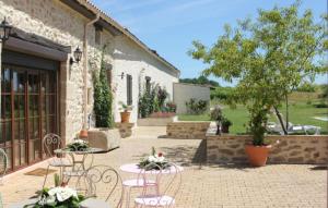 Maison de vacances LA VERANDA DU CHATEAU MAISON NOBLE 5 Robineau 33540 Caumont Aquitaine