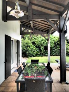 La Villa a Chateau Franc-Daut Sleeps 6