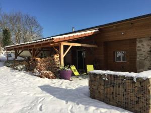 Maison de vacances Lama-Gîte-des-Puys chalet écologique à 30km des pistes, visite aux lamas Charge VE Gourdon 63320 Montaigut-le-Blanc Auvergne