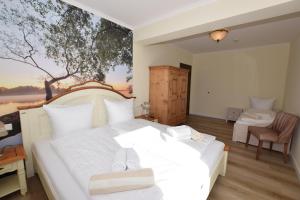 Landhaus Hideaway mit Aussenpool, Sauna und Kamin