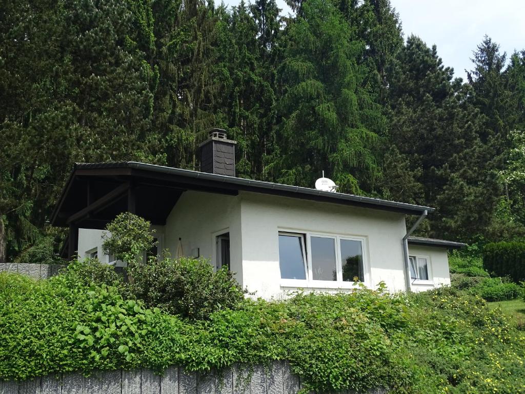 Maison de vacances Landhaus Waldrand Ferienstraße 930 54636 Biersdorf am See