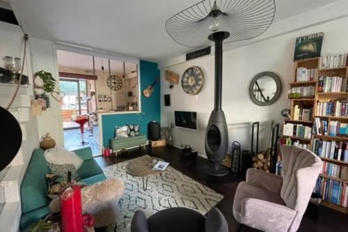 Large duplex with terrace and pool in Bordeaux