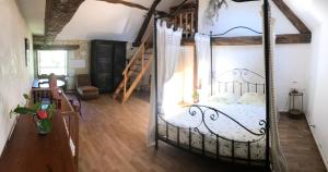 Large family house for young and old in great calm in South Touraine