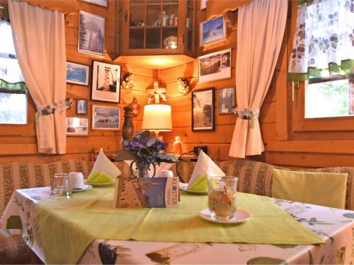 Large Holiday Home in Battenhausen with Garden