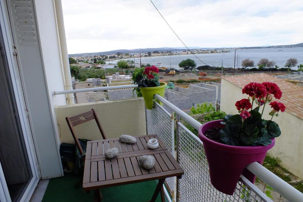 Large Holiday Home in Battenhausen with Garden