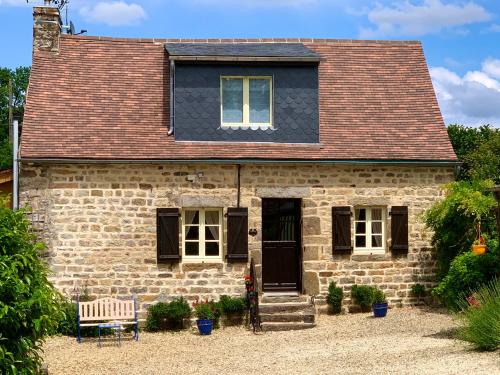 Le Bas Chesnay Chambres d' Hôtes et Gîte Domfront en Poiraie