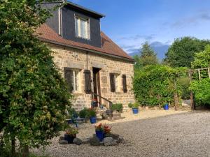 Le Bas Chesnay Chambres d' Hôtes et Gîte Domfront en Poiraie