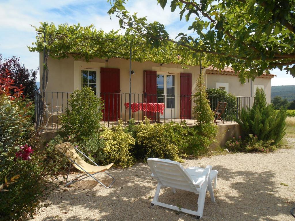 Maison de vacances Le Cabanon d'Amandine et Gabriel Hameau de St Estève 130 ch de l'Aube 84570 Blauvac