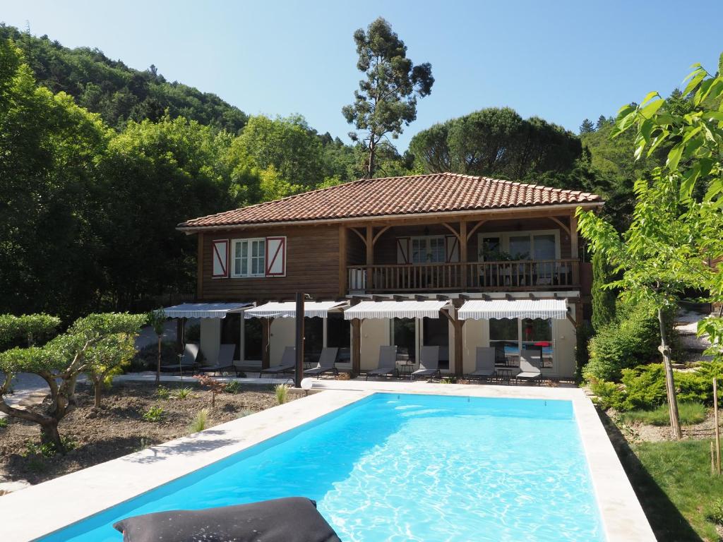 Maison de vacances Le Chalet des Trois Quilles 38 BIS ROUTE DE FOIX 11500 Quillan