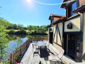 Maison de vacances Le Chalet du Moulin de Lapeyre Lieu dit Le Moulin de Lapeyre 24360 Saint-Estèphe Aquitaine