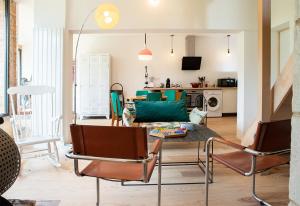 Maison de vacances Le Chat Qui Perche. Gîte pour 6 personnes. La Haute Duquerie 61190 La Haute Duquerie Normandie