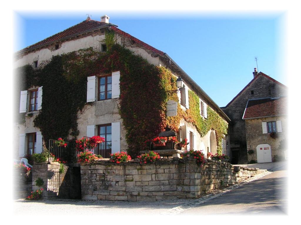 Maison de vacances Le CLOS DE L AMANDIER 3 Rue des Chèvres 39210 Château-Chalon