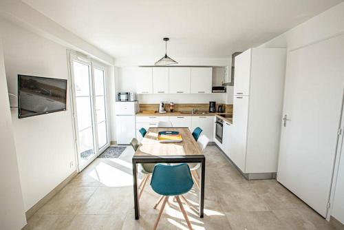 LE COMMODORE Maison avec piscine/parking/wifi/plages 5kms