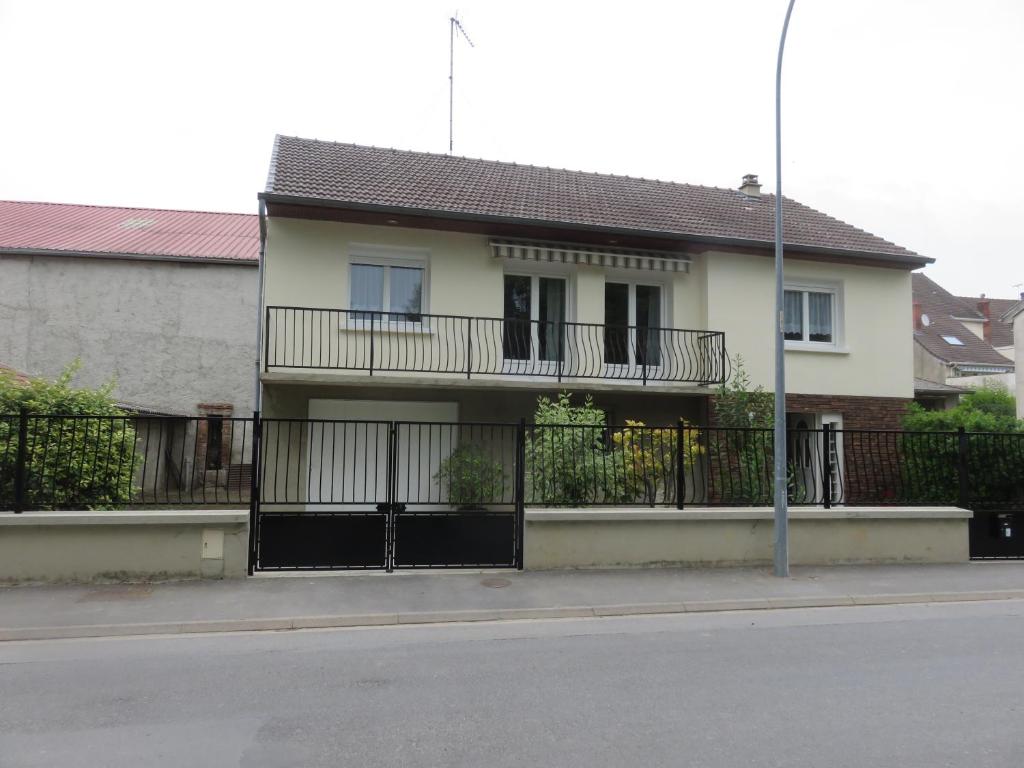Maison de vacances Le gîte du Coche avec vue sur la Marne 3 Rue du Coche 51480 Damery