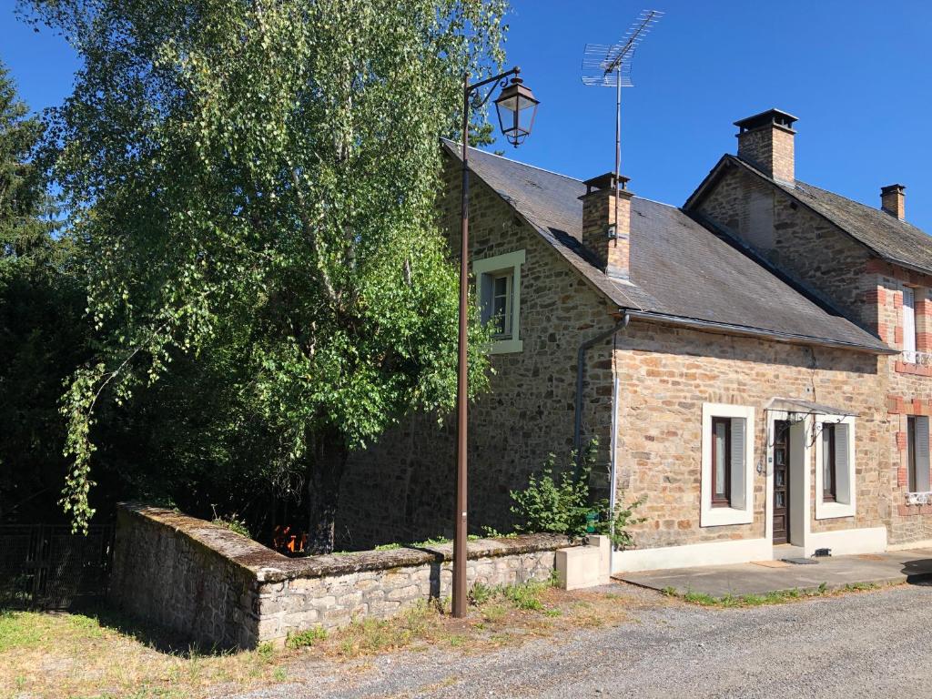 Maison de vacances Le Gîte du Lotus Corrézien 29 Rue François Bretagnolle 19470 Le Lonzac