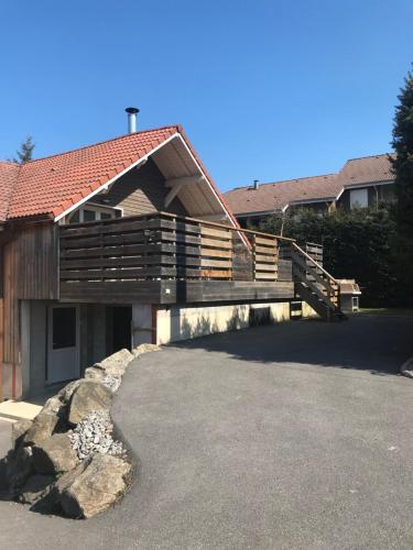 Le Grand Sapin. Maison au calme proche commerces