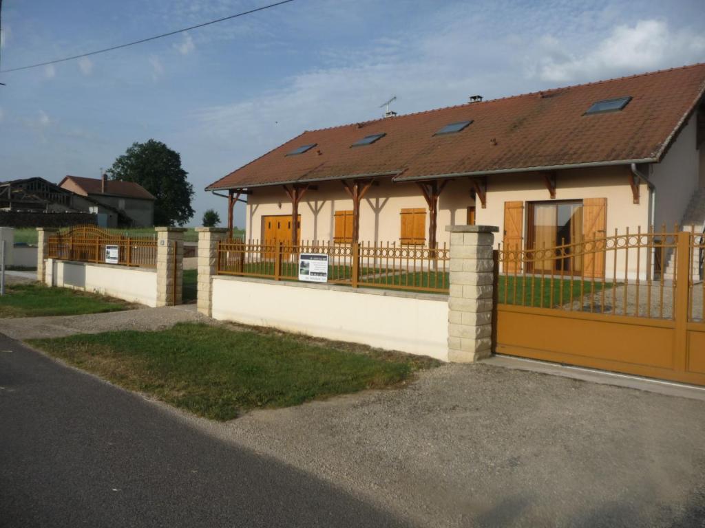 Maison de vacances LE LOGIS DU DER 26 Rue du Bois 51290 Giffaumont-Champaubert