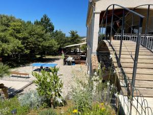 Maison de vacances Le Mas Des Collines 6 personnes Quartier Bois Vieux 1405 Route Du Lac 26770 Rousset-les-Vignes Rhône-Alpes