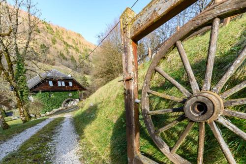 Le Moulin de Dingy - House with 6 bedrooms & swimmingpool 20 mn from Annecy
