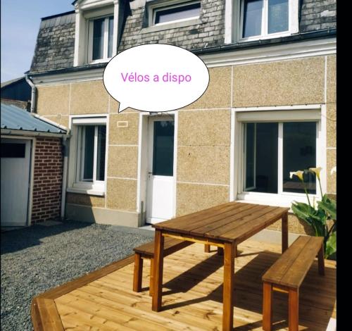 Le Nid Colas cour au sud vélos a dispo