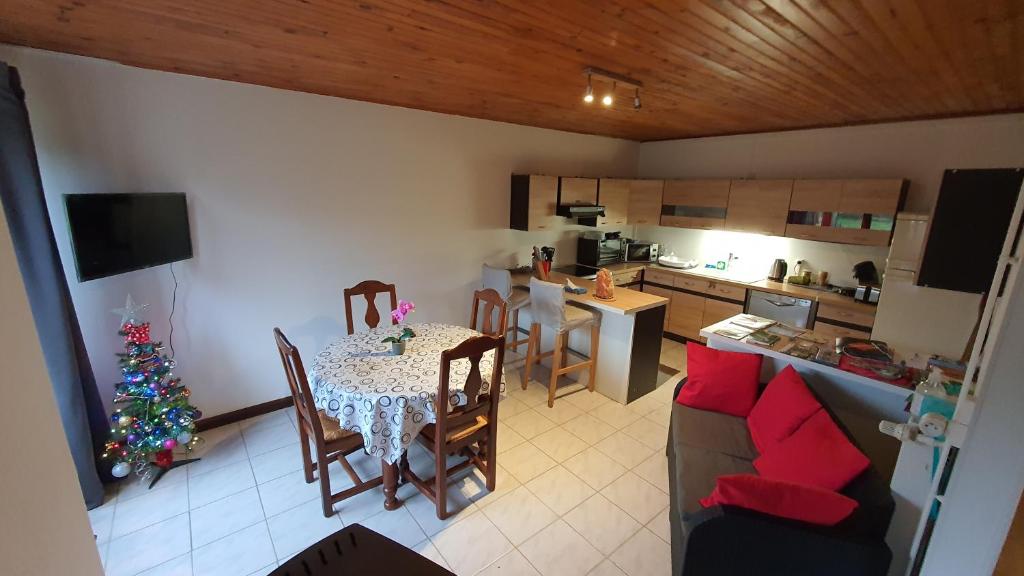 Maison de vacances Le nid d hirondelles - Terrasse Jardin Grand garage 3 Rue de Saint-Vallier 52200 Langres
