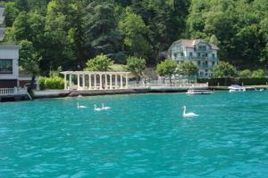Le pavillon du lac